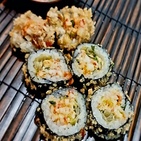 Futomaki cała rolka w tempurze 